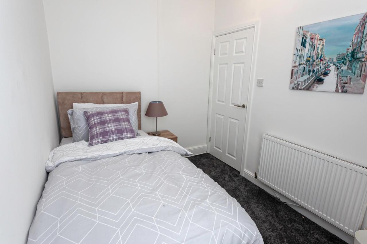 Spacious Comfortable House Close To Etihad Casa de férias Manchester